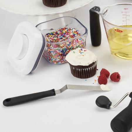 OXO Cupcake Icing Knife