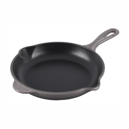 Le Creuset 9 inch Signature Skillet Oyster