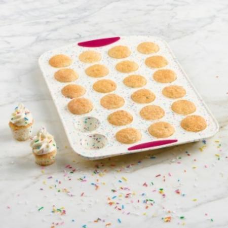 Stucture Silicone™ Confetti Fuchsia 24-Count Mini Muffin Pan