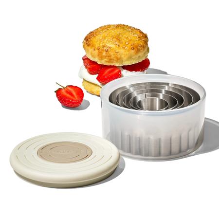 OXO GG DOUBLE-SIDED COOKIE AND BISCUIT CUTTER